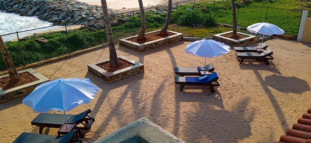 House By The Sea Hikka Hotel Hikkaduwa Ngoại thất bức ảnh