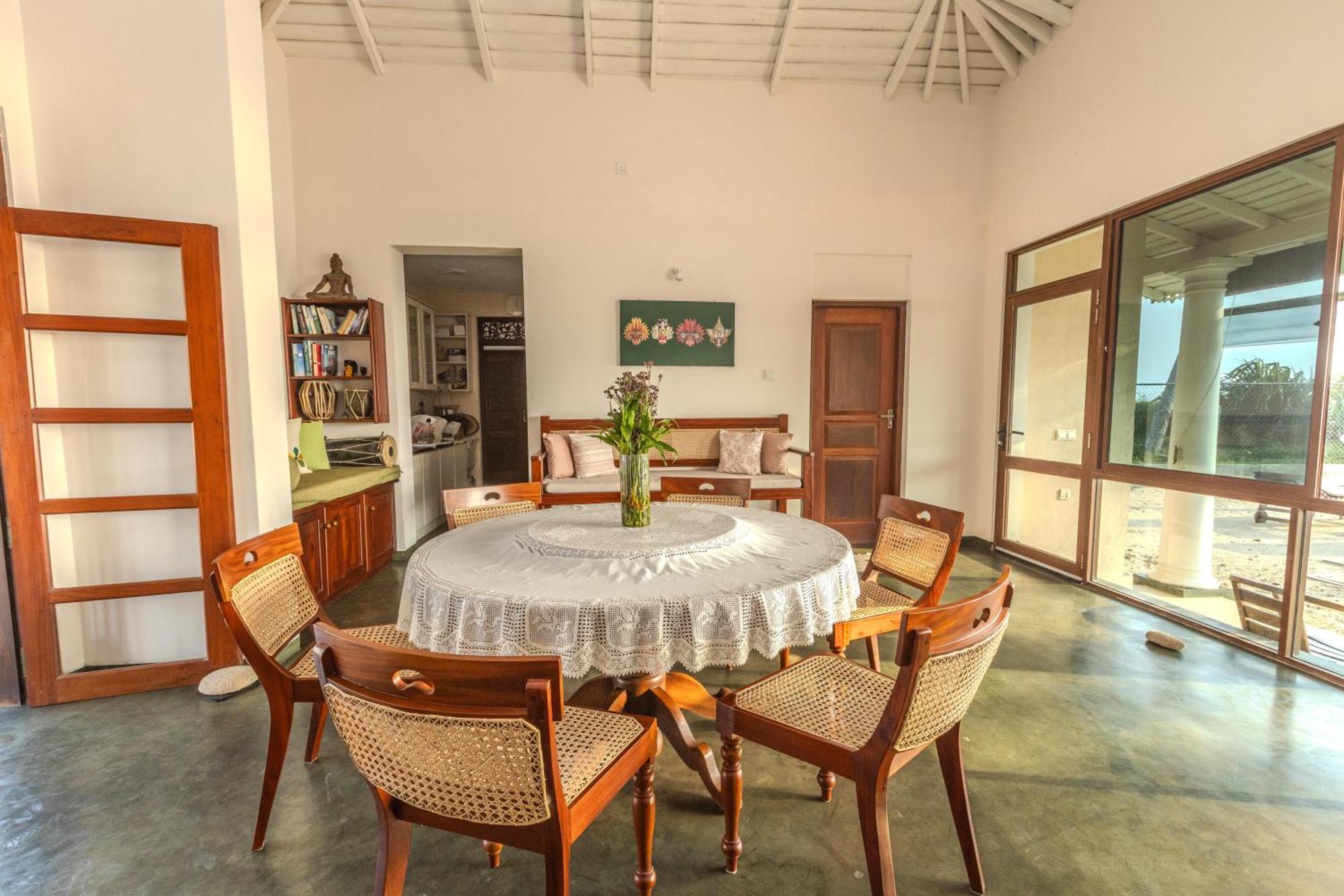 House By The Sea Hikka Hotel Hikkaduwa Ngoại thất bức ảnh
